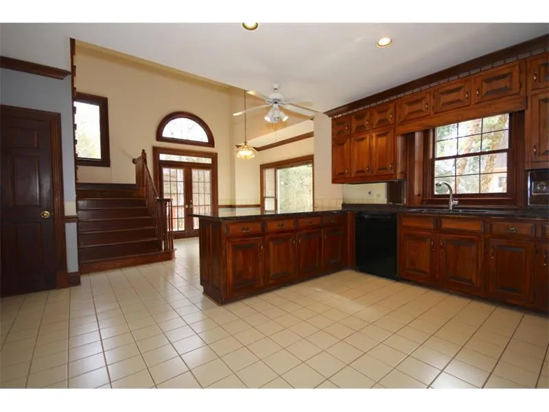 550 Avignon Court, Sandy Springs, Georgia 30350, 4 Bedrooms Bedrooms, ,3 BathroomsBathrooms,Residential,Sold,550 Avignon Court,5655355