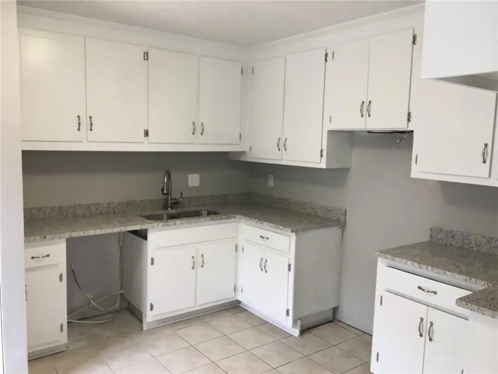 280 Winding River Drive Unit C, Dunwoody, Georgia 30350, 3 Bedrooms Bedrooms, ,2 BathroomsBathrooms,Residential,Sold,280 Winding River Drive Unit C,5986526