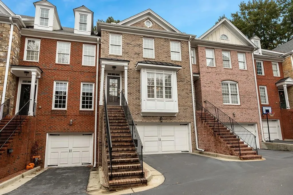 181 Chemin De Vie Ne, Atlanta, Georgia 30342, 3 Bedrooms Bedrooms, ,3 BathroomsBathrooms,Residential,Sold,181 Chemin De Vie Ne,6098416