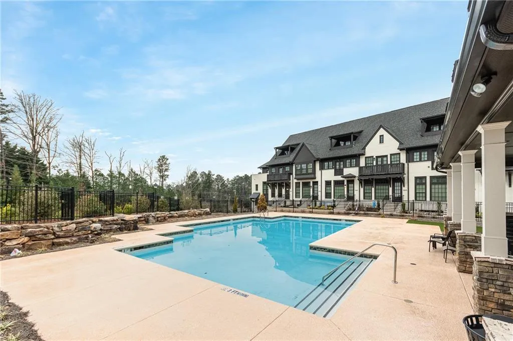 6614 Sterling Drive Unit 683, Sandy Springs, Georgia 30328, 1 Bedroom Bedrooms, ,1 BathroomBathrooms,Residential,Sold,6614 Sterling Drive Unit 683,7006696