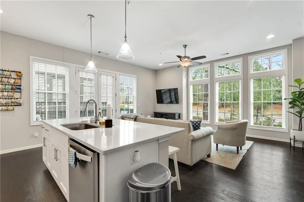6614 Sterling Drive Unit 683, Sandy Springs, Georgia 30328, 1 Bedroom Bedrooms, ,1 BathroomBathrooms,Residential,Sold,6614 Sterling Drive Unit 683,7006696