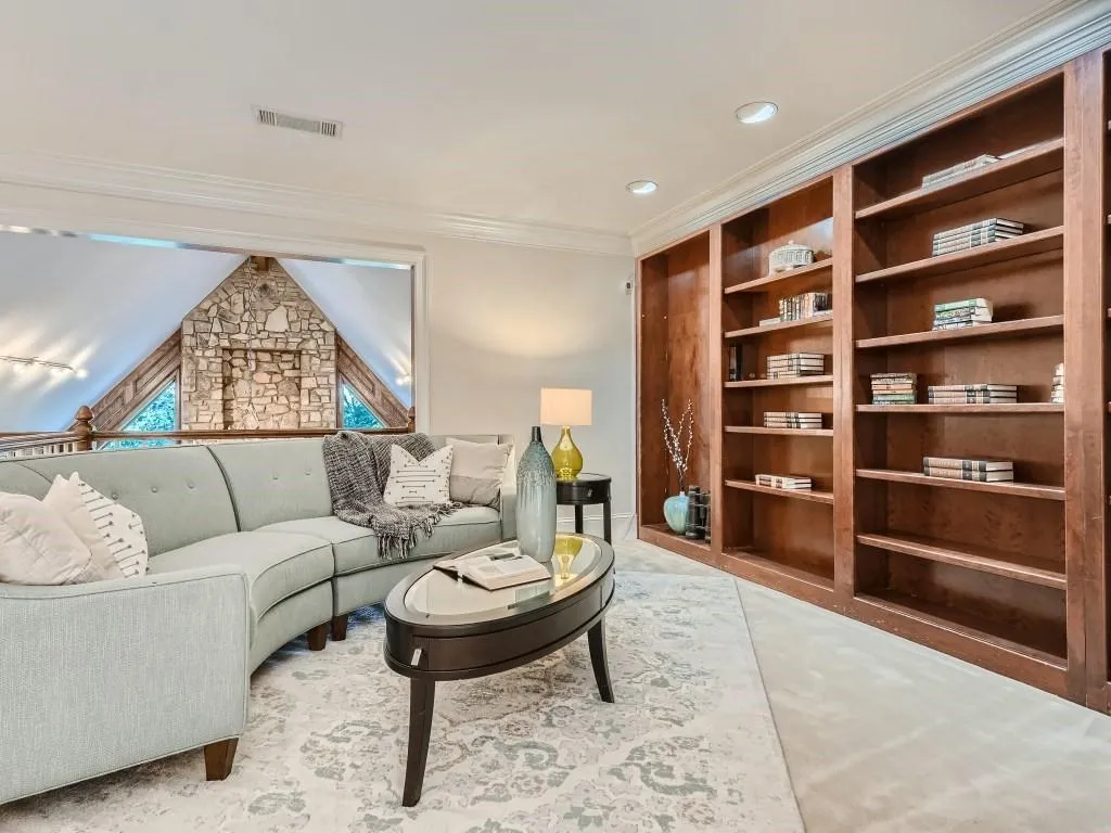 45 Pointe Ridge Drive, Sandy Springs, Georgia 30328, 6 Bedrooms Bedrooms, ,5 BathroomsBathrooms,Residential,Sold,45 Pointe Ridge Drive,7241455