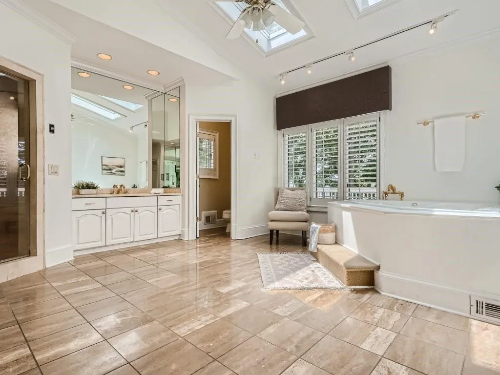 45 Pointe Ridge Drive, Sandy Springs, Georgia 30328, 6 Bedrooms Bedrooms, ,5 BathroomsBathrooms,Residential,Sold,45 Pointe Ridge Drive,7241455