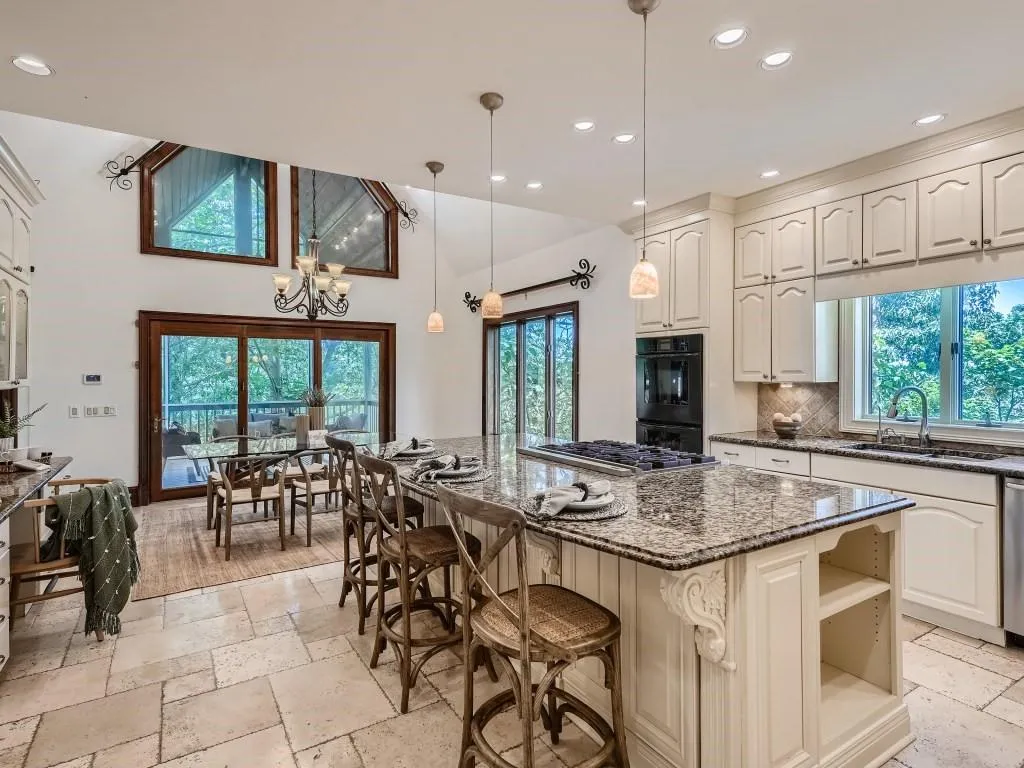 45 Pointe Ridge Drive, Sandy Springs, Georgia 30328, 6 Bedrooms Bedrooms, ,5 BathroomsBathrooms,Residential,Sold,45 Pointe Ridge Drive,7241455