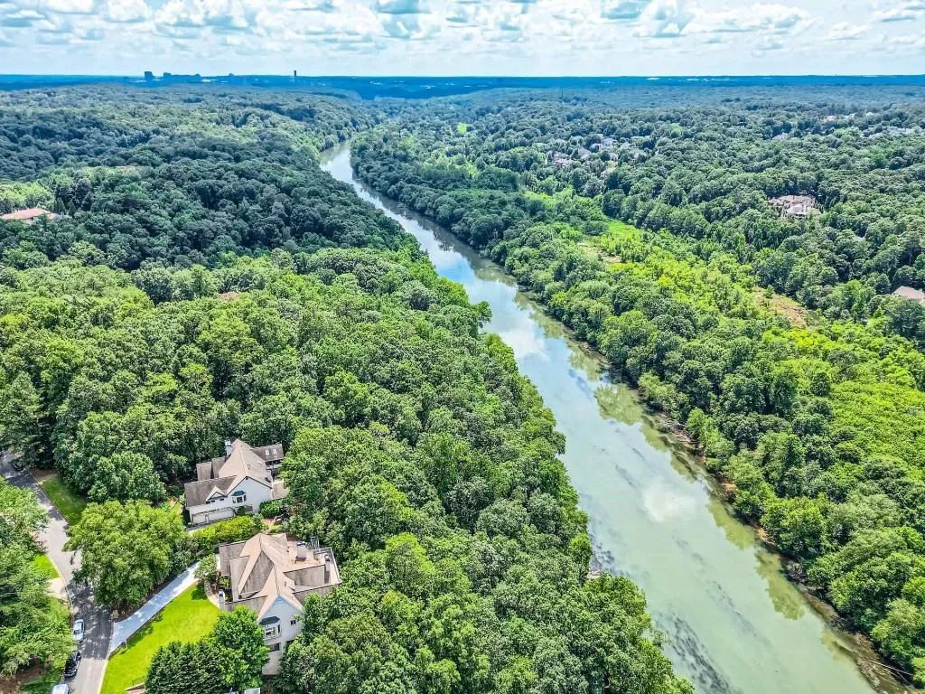 45 Pointe Ridge Drive, Sandy Springs, Georgia 30328, 6 Bedrooms Bedrooms, ,5 BathroomsBathrooms,Residential,Sold,45 Pointe Ridge Drive,7241455