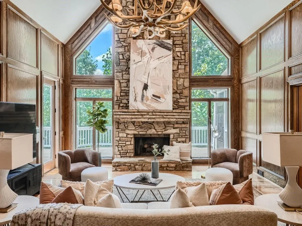 45 Pointe Ridge Drive, Sandy Springs, Georgia 30328, 6 Bedrooms Bedrooms, ,5 BathroomsBathrooms,Residential,Sold,45 Pointe Ridge Drive,7241455