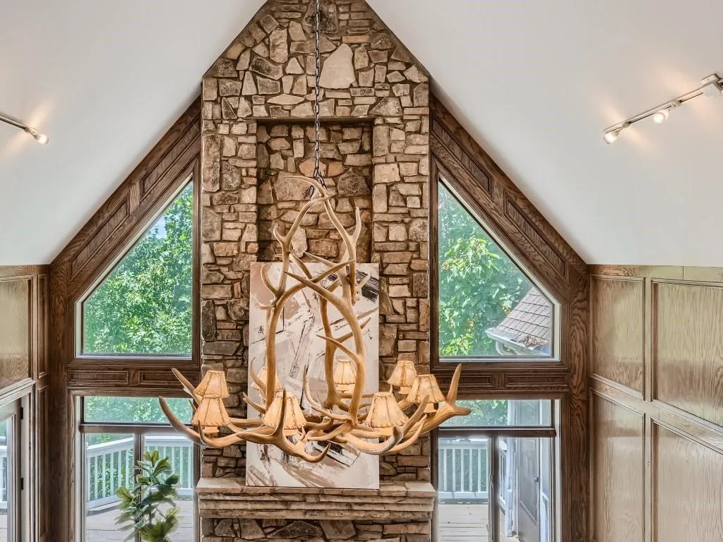 45 Pointe Ridge Drive, Sandy Springs, Georgia 30328, 6 Bedrooms Bedrooms, ,5 BathroomsBathrooms,Residential,Sold,45 Pointe Ridge Drive,7241455