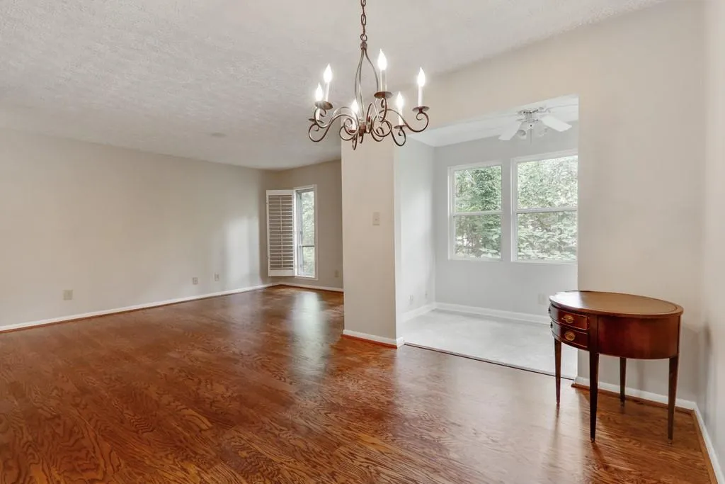 5157 Roswell Road Unit 5, Sandy Springs, Georgia 30342, 1 Bedroom Bedrooms, ,1 BathroomBathrooms,Residential,Sold,5157 Roswell Road Unit 5,6723189