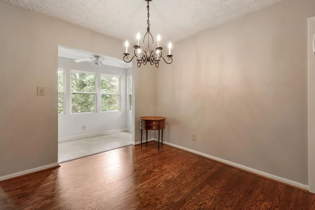 5157 Roswell Road Unit 5, Sandy Springs, Georgia 30342, 1 Bedroom Bedrooms, ,1 BathroomBathrooms,Residential,Sold,5157 Roswell Road Unit 5,6723189