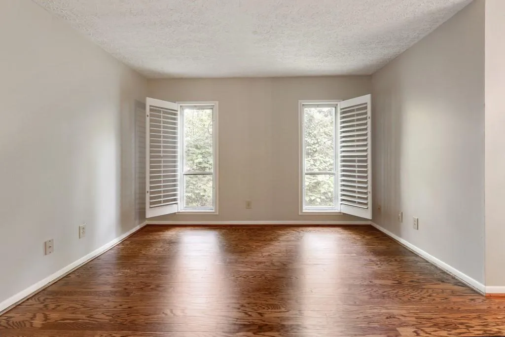 5157 Roswell Road Unit 5, Sandy Springs, Georgia 30342, 1 Bedroom Bedrooms, ,1 BathroomBathrooms,Residential,Sold,5157 Roswell Road Unit 5,6723189