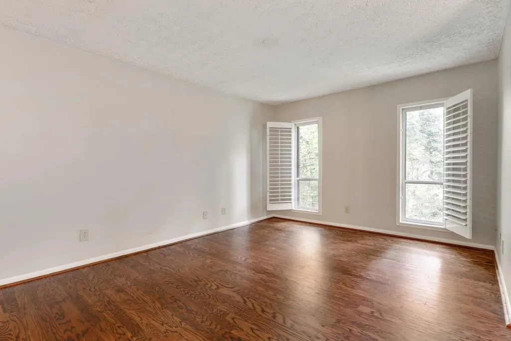 5157 Roswell Road Unit 5, Sandy Springs, Georgia 30342, 1 Bedroom Bedrooms, ,1 BathroomBathrooms,Residential,Sold,5157 Roswell Road Unit 5,6723189