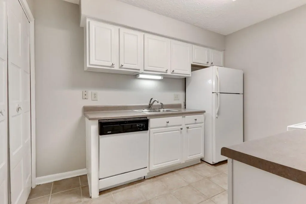 5157 Roswell Road Unit 5, Sandy Springs, Georgia 30342, 1 Bedroom Bedrooms, ,1 BathroomBathrooms,Residential,Sold,5157 Roswell Road Unit 5,6723189