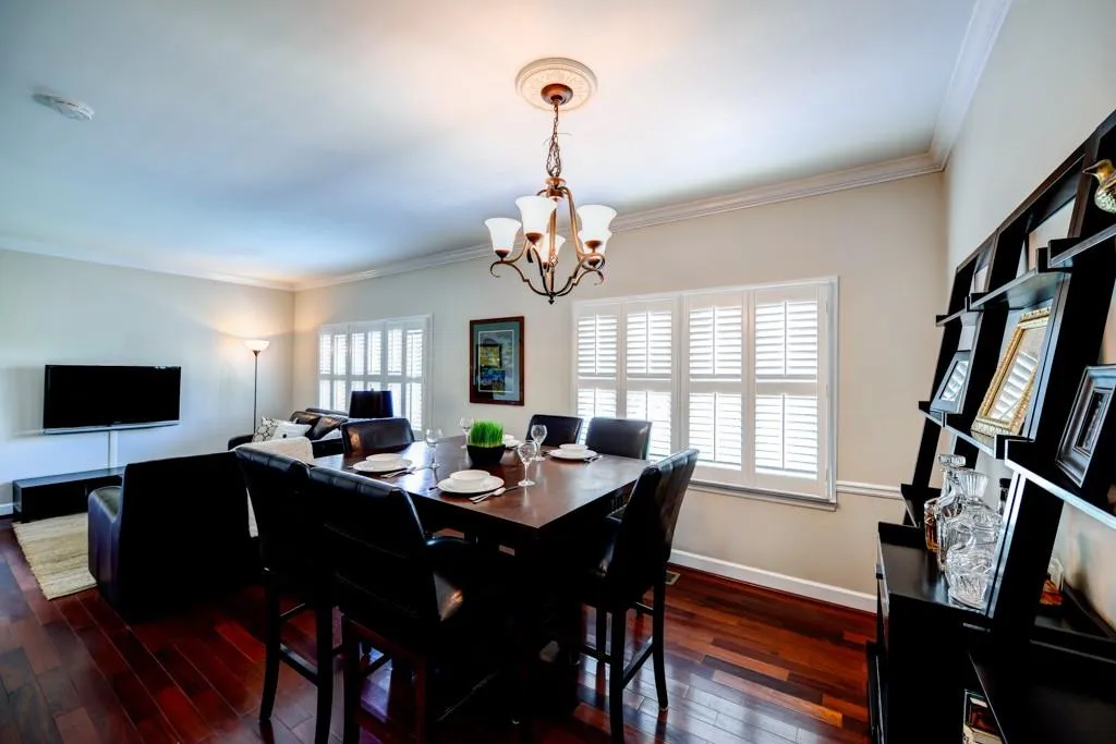 75 E Wesley Road Ne Unit 2, Atlanta, Georgia 30305, 2 Bedrooms Bedrooms, ,2 BathroomsBathrooms,Residential,Sold,75 E Wesley Road Ne Unit 2,5676195