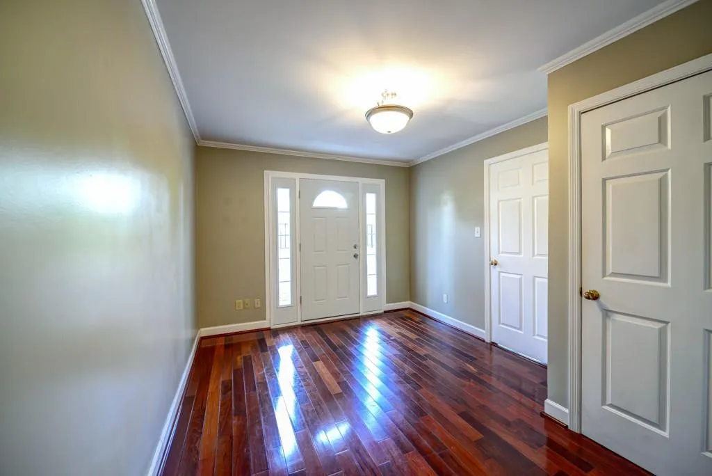 75 E Wesley Road Ne Unit 2, Atlanta, Georgia 30305, 2 Bedrooms Bedrooms, ,2 BathroomsBathrooms,Residential,Sold,75 E Wesley Road Ne Unit 2,5676195