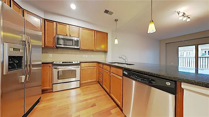 200 River Vista Drive Unit 512, Atlanta, Georgia 30339, 1 Bedroom Bedrooms, ,1 BathroomBathrooms,Residential,Sold,200 River Vista Drive Unit 512,6655102