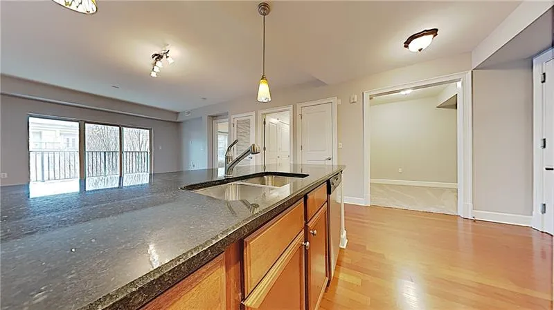 200 River Vista Drive Unit 512, Atlanta, Georgia 30339, 1 Bedroom Bedrooms, ,1 BathroomBathrooms,Residential,Sold,200 River Vista Drive Unit 512,6655102