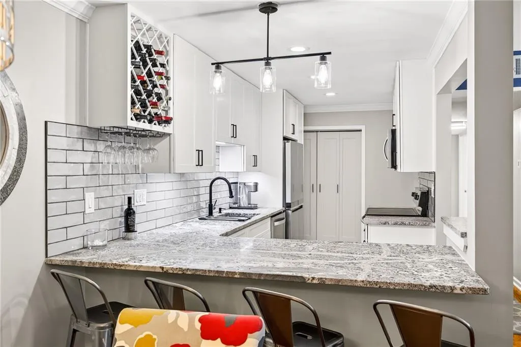 1704 Brighton Point, Atlanta, Georgia 30328, 2 Bedrooms Bedrooms, ,2 BathroomsBathrooms,Residential,For Sale,1704 Brighton Point,7654901