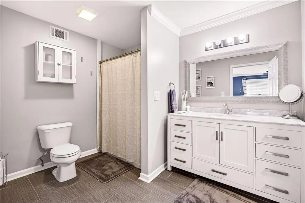 1704 Brighton Point, Atlanta, Georgia 30328, 2 Bedrooms Bedrooms, ,2 BathroomsBathrooms,Residential,For Sale,1704 Brighton Point,7654901