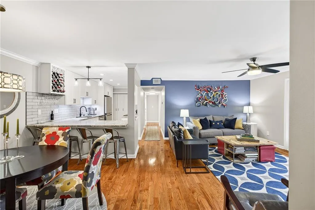 1704 Brighton Point, Atlanta, Georgia 30328, 2 Bedrooms Bedrooms, ,2 BathroomsBathrooms,Residential,For Sale,1704 Brighton Point,7654901