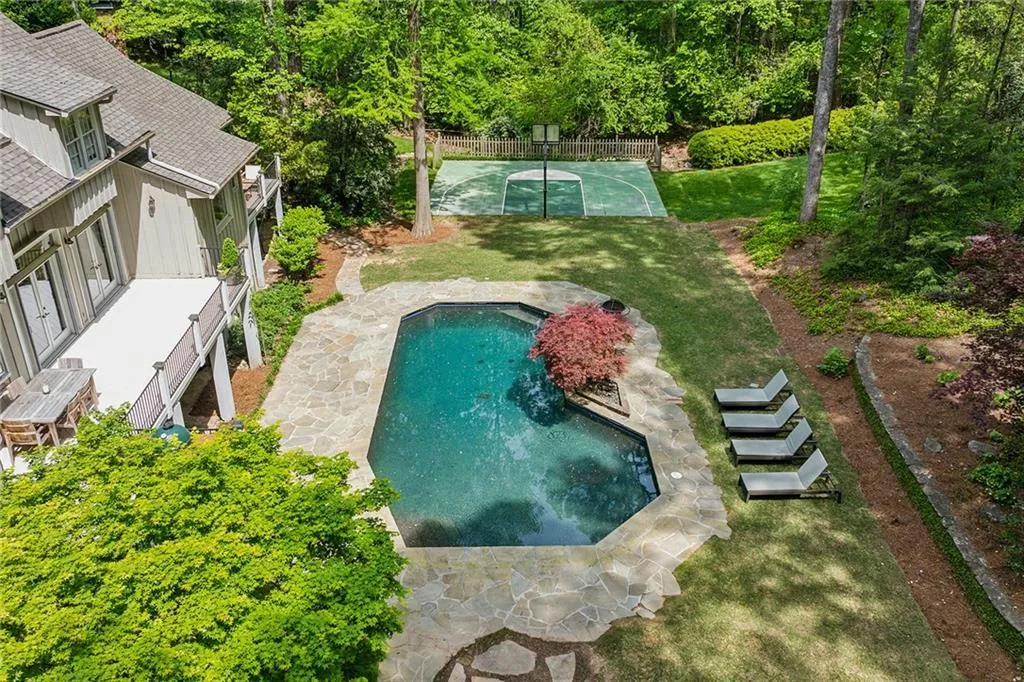 685 Tanglewood Trail, Atlanta, Georgia 30327, 5 Bedrooms Bedrooms, ,4 BathroomsBathrooms,Residential,Sold,685 Tanglewood Trail,7407730