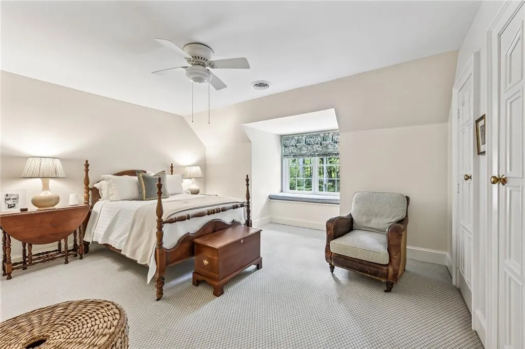 685 Tanglewood Trail, Atlanta, Georgia 30327, 5 Bedrooms Bedrooms, ,4 BathroomsBathrooms,Residential,Sold,685 Tanglewood Trail,7407730
