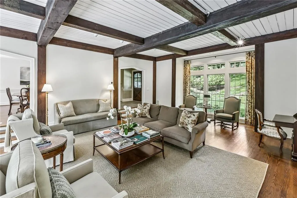685 Tanglewood Trail, Atlanta, Georgia 30327, 5 Bedrooms Bedrooms, ,4 BathroomsBathrooms,Residential,Sold,685 Tanglewood Trail,7407730