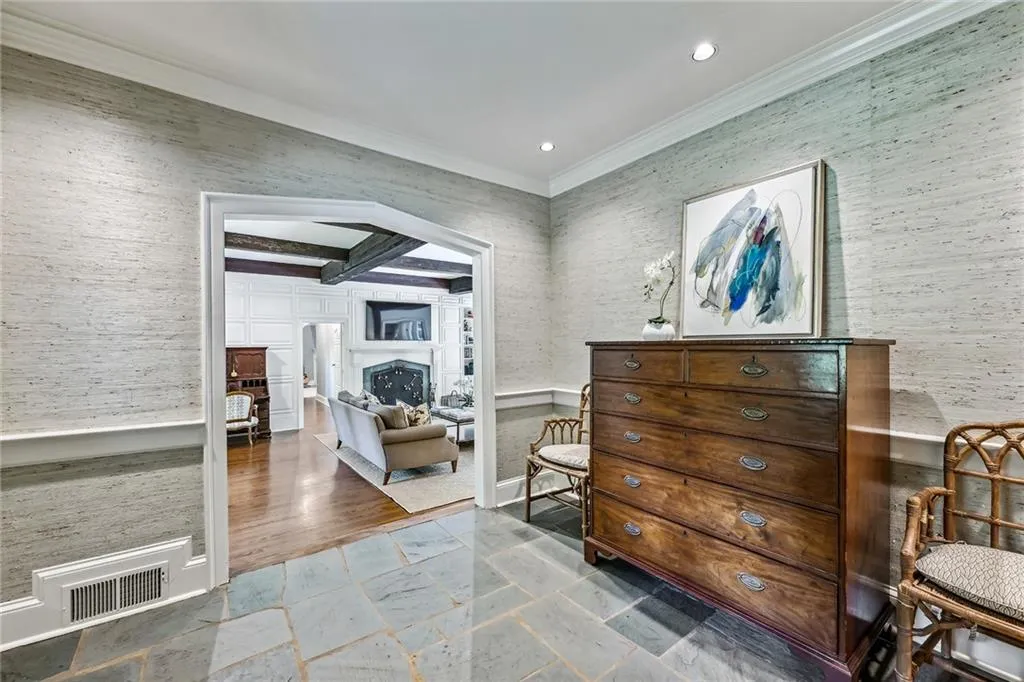 685 Tanglewood Trail, Atlanta, Georgia 30327, 5 Bedrooms Bedrooms, ,4 BathroomsBathrooms,Residential,Sold,685 Tanglewood Trail,7407730