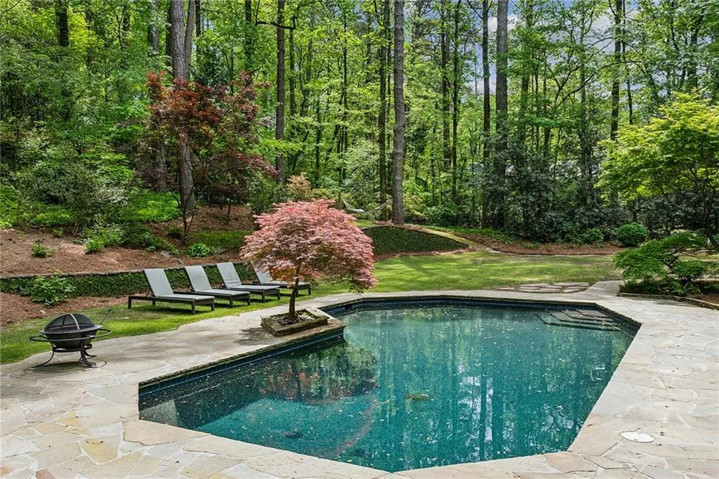 685 Tanglewood Trail, Atlanta, Georgia 30327, 5 Bedrooms Bedrooms, ,4 BathroomsBathrooms,Residential,Sold,685 Tanglewood Trail,7407730