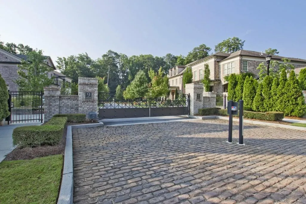 4695 Park Lane, Atlanta, Georgia 30342, 5 Bedrooms Bedrooms, ,5 BathroomsBathrooms,Residential,Sold,4695 Park Lane,6928268