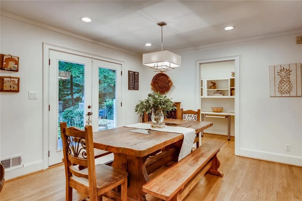 1890 Old Dominion Drive, Sandy Springs, Georgia 30350, 5 Bedrooms Bedrooms, ,3 BathroomsBathrooms,Residential,Sold,1890 Old Dominion Drive,6771142