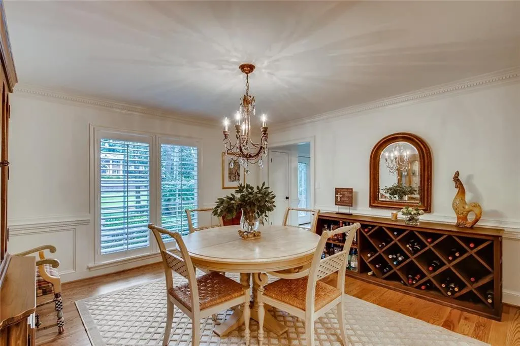 1890 Old Dominion Drive, Sandy Springs, Georgia 30350, 5 Bedrooms Bedrooms, ,3 BathroomsBathrooms,Residential,Sold,1890 Old Dominion Drive,6771142