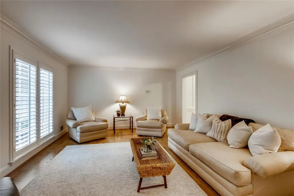 1890 Old Dominion Drive, Sandy Springs, Georgia 30350, 5 Bedrooms Bedrooms, ,3 BathroomsBathrooms,Residential,Sold,1890 Old Dominion Drive,6771142