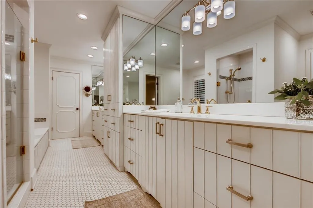 1890 Old Dominion Drive, Sandy Springs, Georgia 30350, 5 Bedrooms Bedrooms, ,3 BathroomsBathrooms,Residential,Sold,1890 Old Dominion Drive,6771142