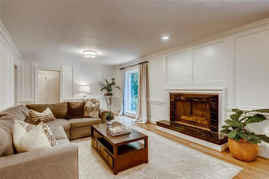 1890 Old Dominion Drive, Sandy Springs, Georgia 30350, 5 Bedrooms Bedrooms, ,3 BathroomsBathrooms,Residential,Sold,1890 Old Dominion Drive,6771142