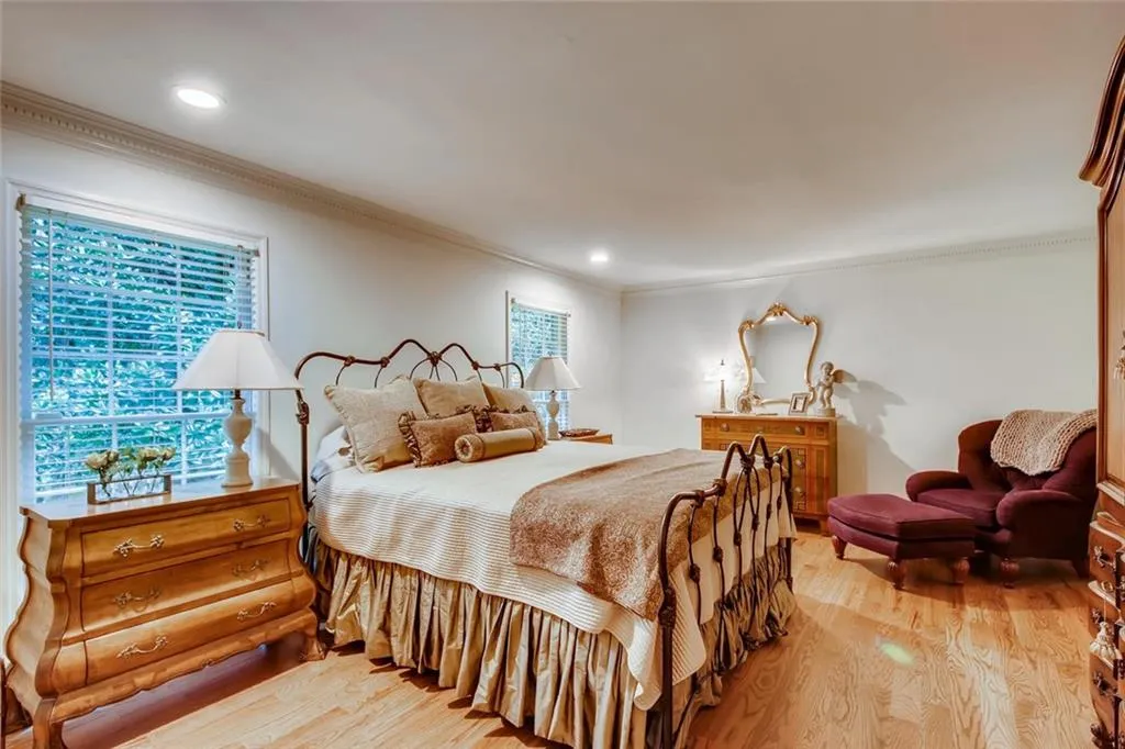 1890 Old Dominion Drive, Sandy Springs, Georgia 30350, 5 Bedrooms Bedrooms, ,3 BathroomsBathrooms,Residential,Sold,1890 Old Dominion Drive,6771142