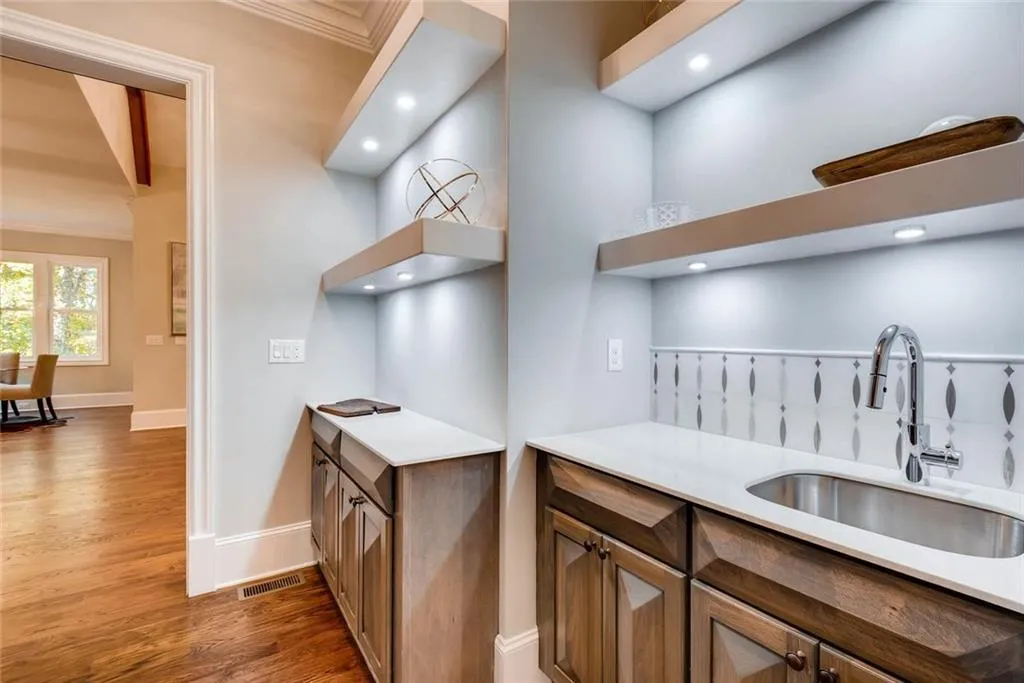 58 Barbara Lane, Sandy Springs, Georgia 30327, 5 Bedrooms Bedrooms, ,5 BathroomsBathrooms,Residential,Sold,58 Barbara Lane,6504683