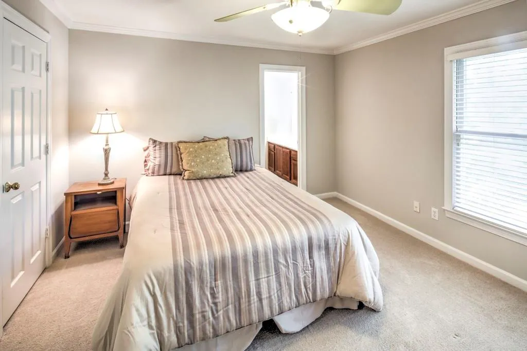 7500 Roswell Road Unit 116, Sandy Springs, Georgia 30350, 2 Bedrooms Bedrooms, ,2 BathroomsBathrooms,Residential,Sold,7500 Roswell Road Unit 116,5913111