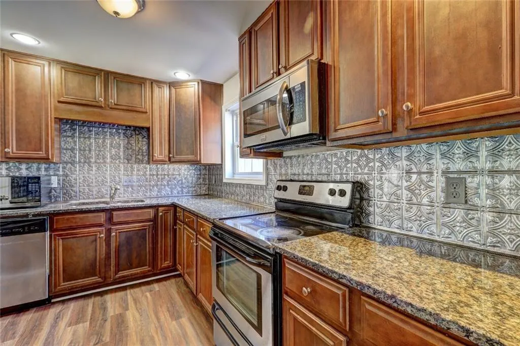310 Winding River Drive Unit F, Sandy Springs, Georgia 30350, 2 Bedrooms Bedrooms, ,2 BathroomsBathrooms,Residential,Sold,310 Winding River Drive Unit F,7028623