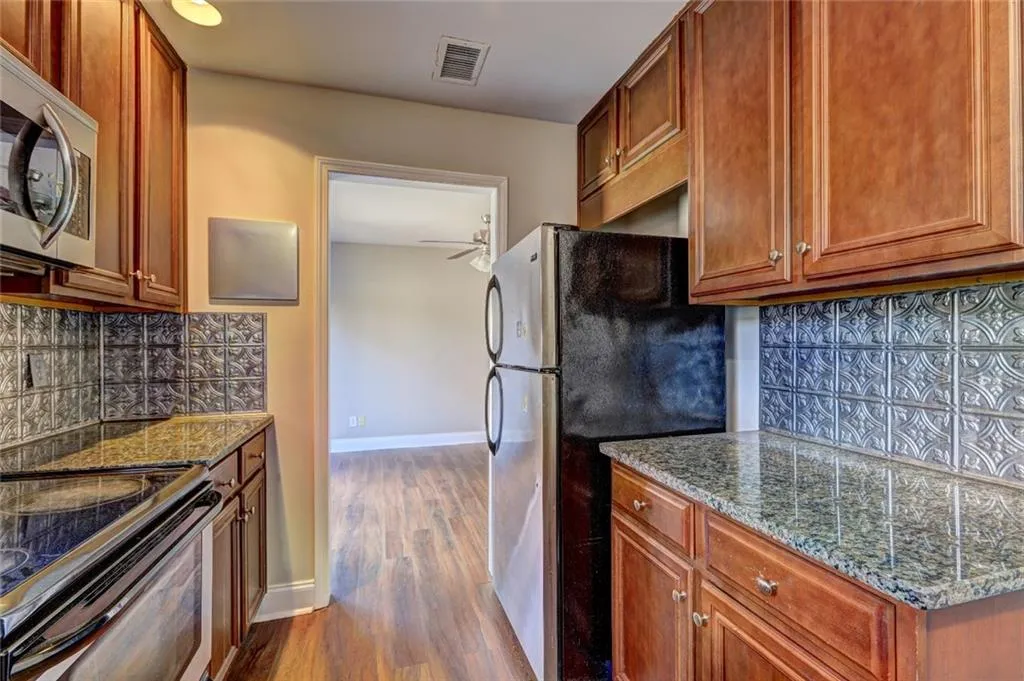 310 Winding River Drive Unit F, Sandy Springs, Georgia 30350, 2 Bedrooms Bedrooms, ,2 BathroomsBathrooms,Residential,Sold,310 Winding River Drive Unit F,7028623