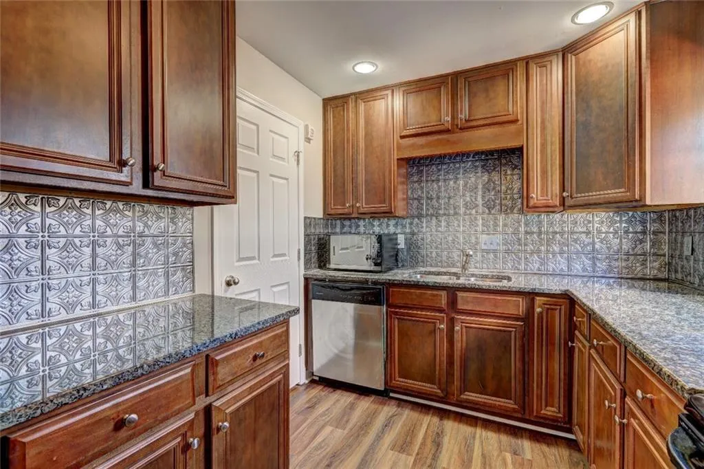 310 Winding River Drive Unit F, Sandy Springs, Georgia 30350, 2 Bedrooms Bedrooms, ,2 BathroomsBathrooms,Residential,Sold,310 Winding River Drive Unit F,7028623
