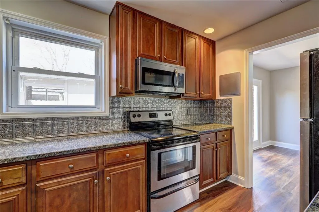 310 Winding River Drive Unit F, Sandy Springs, Georgia 30350, 2 Bedrooms Bedrooms, ,2 BathroomsBathrooms,Residential,Sold,310 Winding River Drive Unit F,7028623