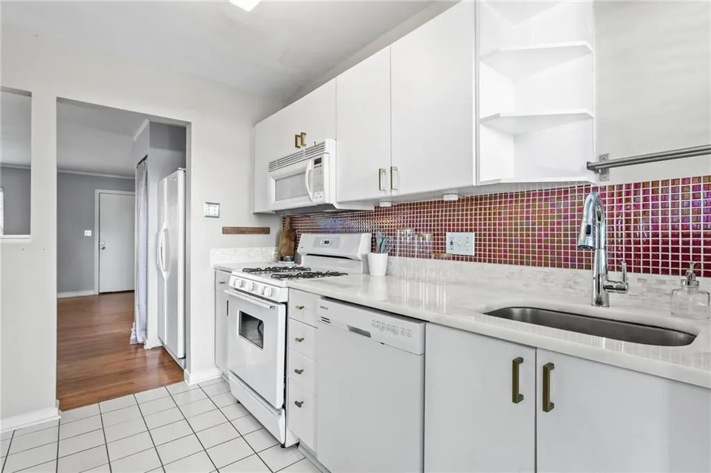 2250 Cheshire Bridge Road Ne Unit 311, Atlanta, Georgia 30324, 1 Bedroom Bedrooms, ,1 BathroomBathrooms,Residential,For Sale,2250 Cheshire Bridge Road Ne Unit 311,7601319