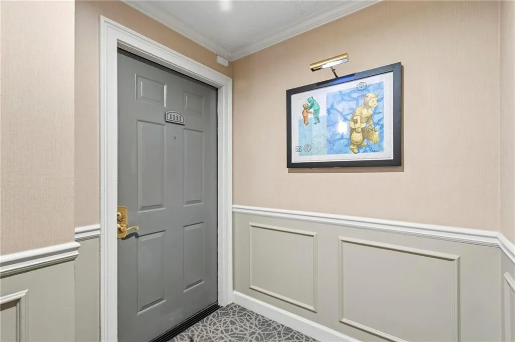 private location end unit