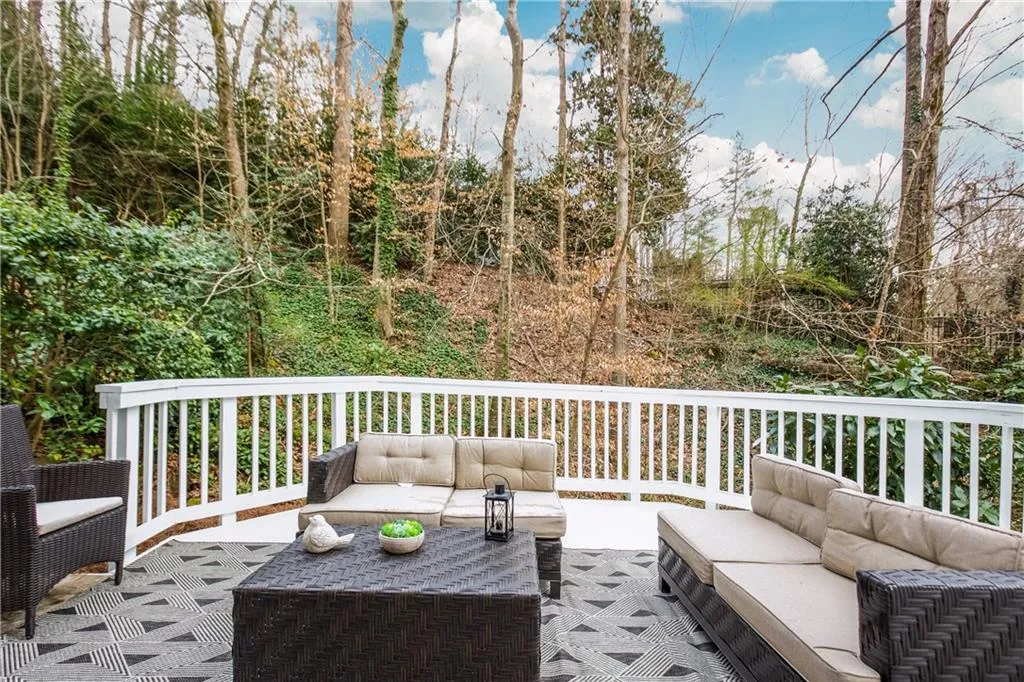 7107 Riverside Drive, Sandy Springs, Georgia 30328, 4 Bedrooms Bedrooms, ,2 BathroomsBathrooms,Residential,Sold,7107 Riverside Drive,6728276