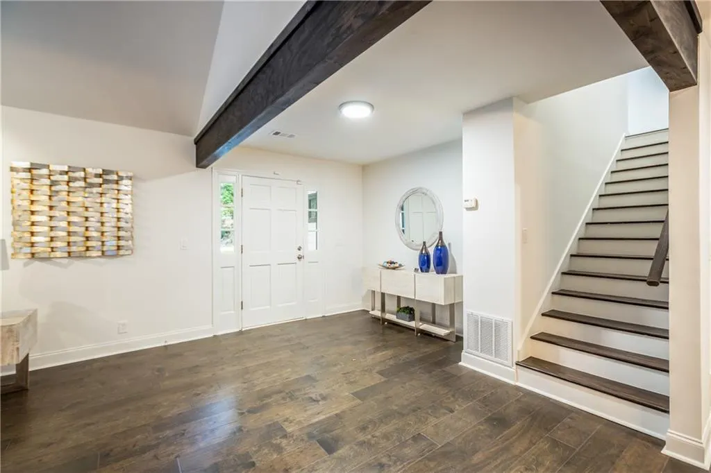 7107 Riverside Drive, Sandy Springs, Georgia 30328, 4 Bedrooms Bedrooms, ,2 BathroomsBathrooms,Residential,Sold,7107 Riverside Drive,6728276