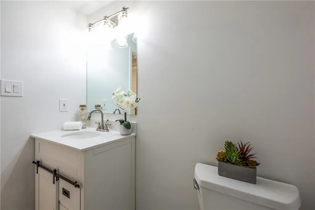 7107 Riverside Drive, Sandy Springs, Georgia 30328, 4 Bedrooms Bedrooms, ,2 BathroomsBathrooms,Residential,Sold,7107 Riverside Drive,6728276