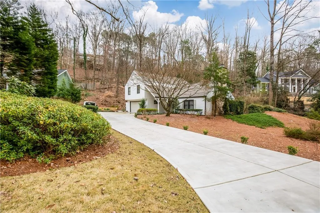 7107 Riverside Drive, Sandy Springs, Georgia 30328, 4 Bedrooms Bedrooms, ,2 BathroomsBathrooms,Residential,Sold,7107 Riverside Drive,6728276