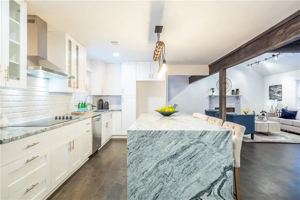 7107 Riverside Drive, Sandy Springs, Georgia 30328, 4 Bedrooms Bedrooms, ,2 BathroomsBathrooms,Residential,Sold,7107 Riverside Drive,6728276