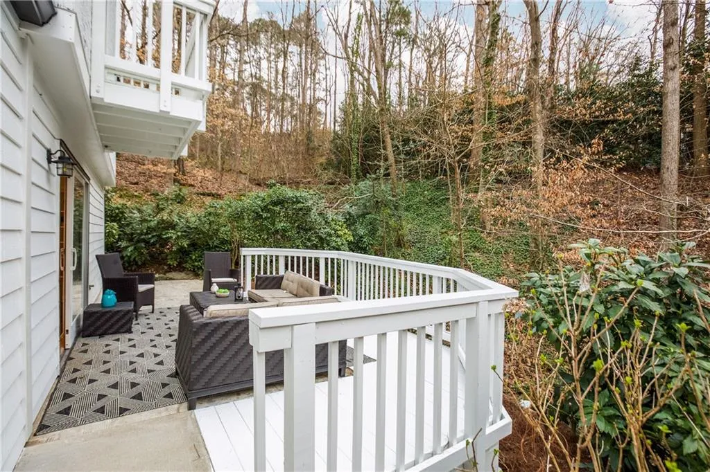 7107 Riverside Drive, Sandy Springs, Georgia 30328, 4 Bedrooms Bedrooms, ,2 BathroomsBathrooms,Residential,Sold,7107 Riverside Drive,6728276