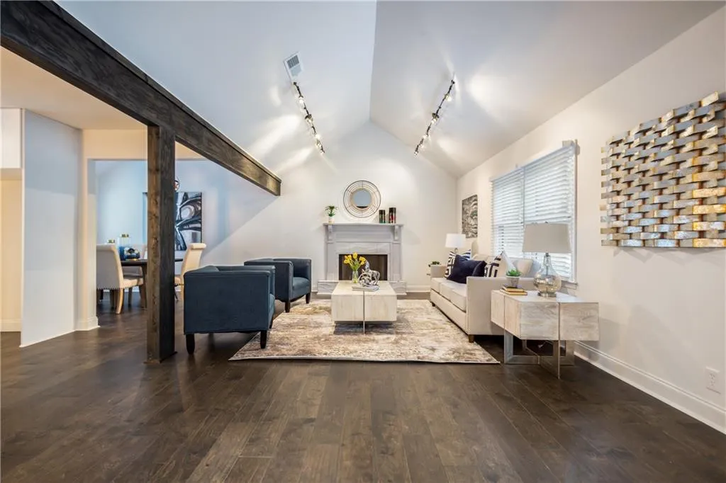 7107 Riverside Drive, Sandy Springs, Georgia 30328, 4 Bedrooms Bedrooms, ,2 BathroomsBathrooms,Residential,Sold,7107 Riverside Drive,6728276